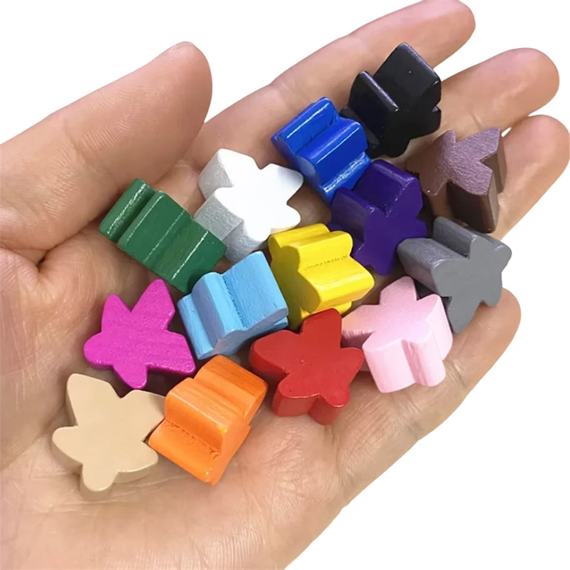 Maraming kulay na kahoy na meeple pawn game accessories