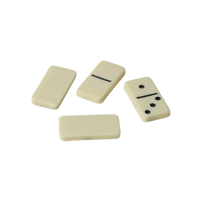 Tradisyonal na Double-Six Dominoes na Nakatakda sa Ivory Finish