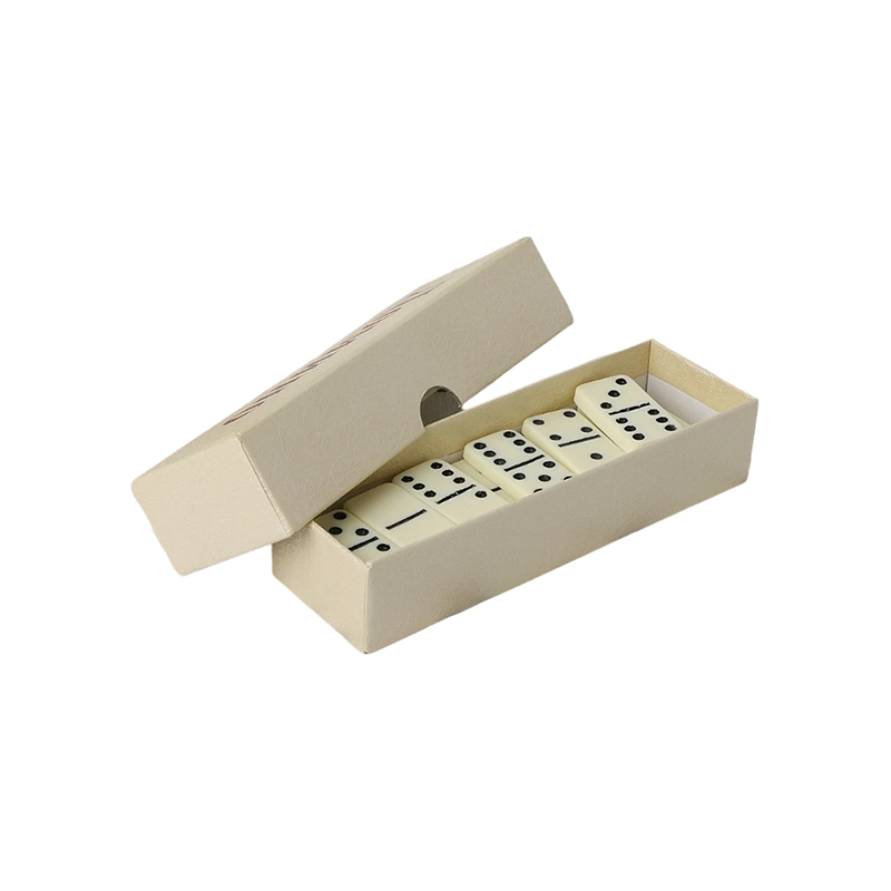 Tradisyonal na Double-Six Dominoes na Nakatakda sa Ivory Finish