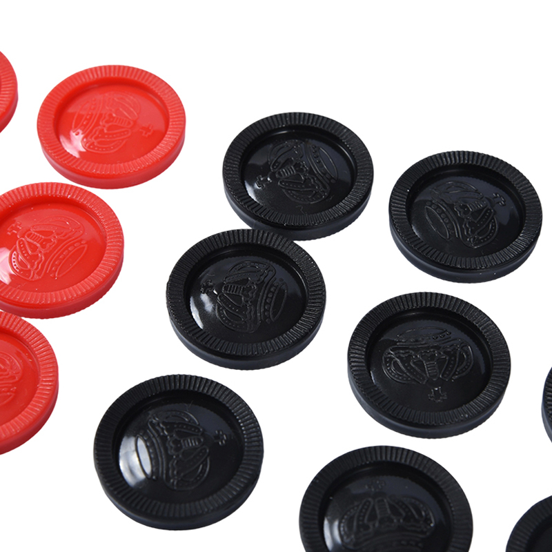 Traditional Checkers Game Mat na may Plastic Playing Discs