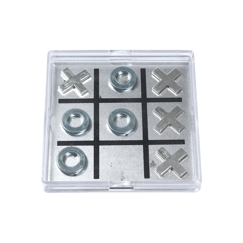 Magnetic Metal Tic-Tac-Toe Set sa Clear Acrylic Case