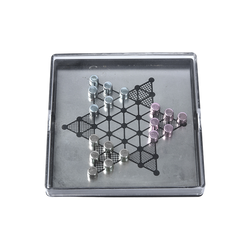 Magnetic Metal Jump Chess Set sa Clear Acrylic Case