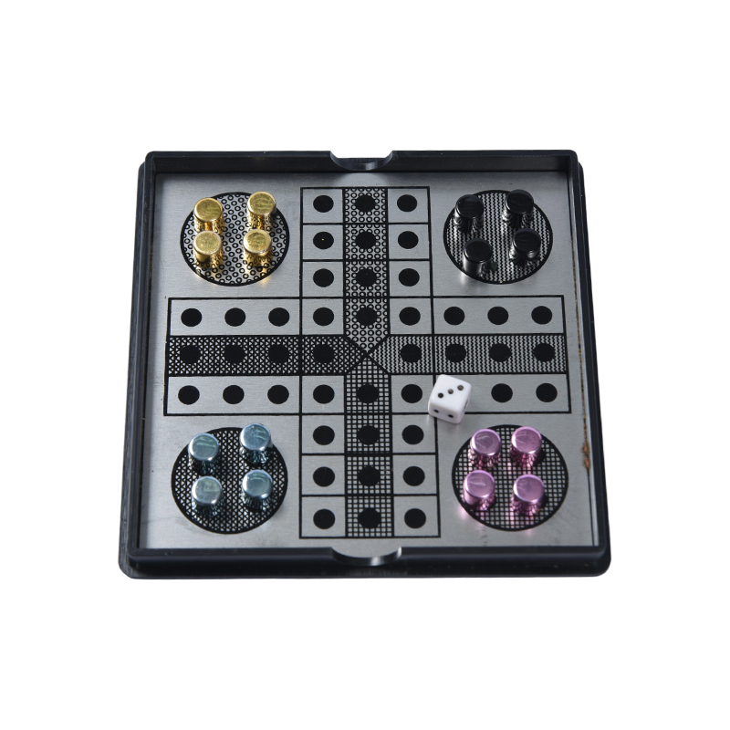 Magnetic Metal Ludo Game Nakatakda sa Clear Acrylic Case