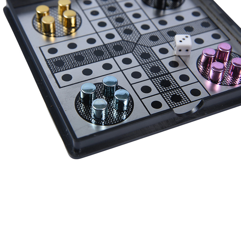 Magnetic Metal Ludo Game Nakatakda sa Clear Acrylic Case