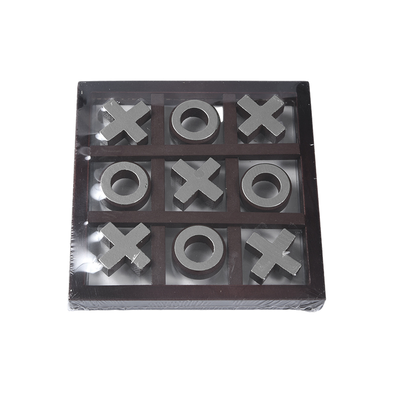 Mga Piraso ng Gold-Tone sa Dark Frame Wooden Tic-Tac-Toe Game